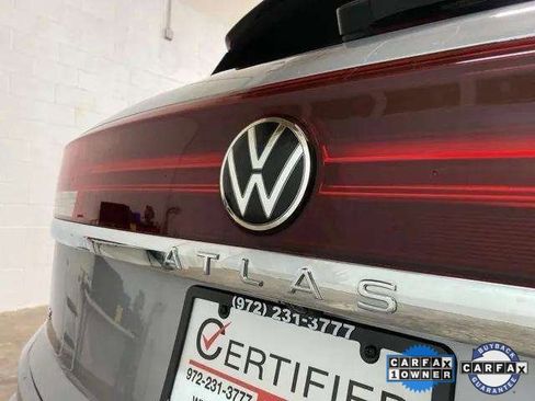 Used 2025 Volkswagen Atlas Cross Sport SE w/ Black Wheel Package image 95