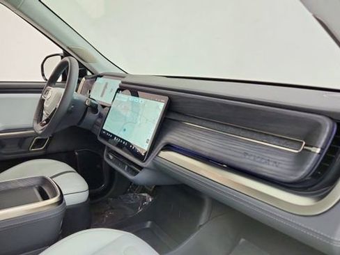 Used 2024 Rivian R1S Adventure image 21
