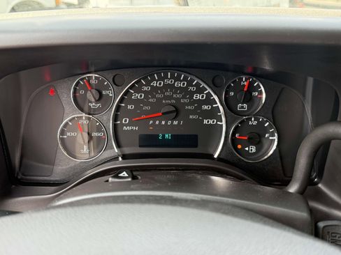 New 2025 Chevrolet Express 3500 Extended image 15