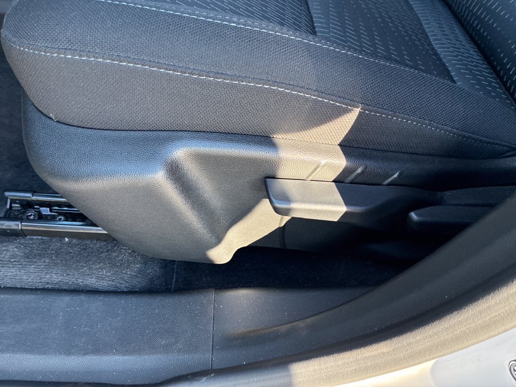 Used 2025 Chevrolet Equinox LT AWD/4WD image 11