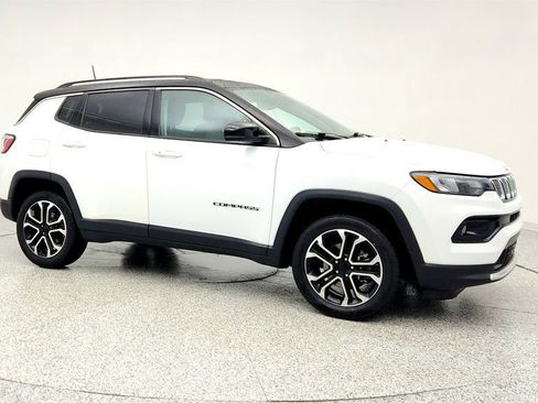 Used 2022 Jeep Compass Limited image 3