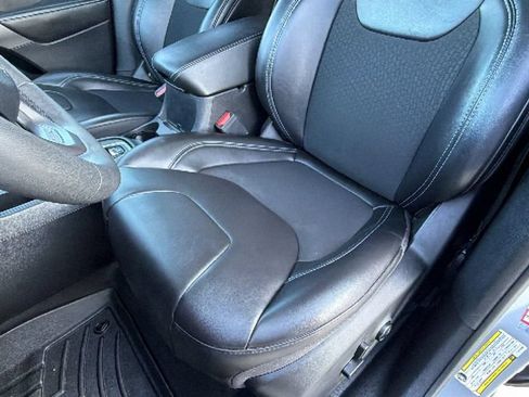 Used 2020 Jeep Cherokee Latitude Plus FWD image 14