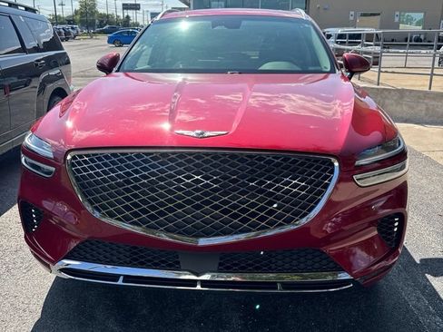 Used 2022 Genesis GV70 2.5T w/ Select Package AWD/4WD image 3