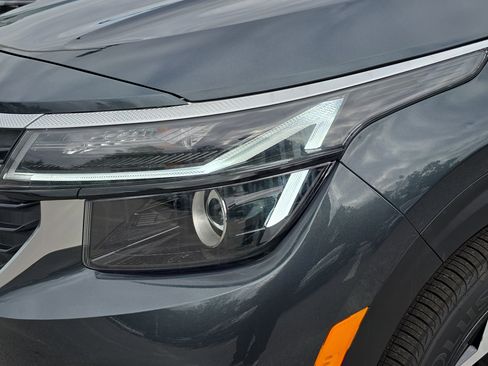 New 2026 Kia Seltos EX image 10