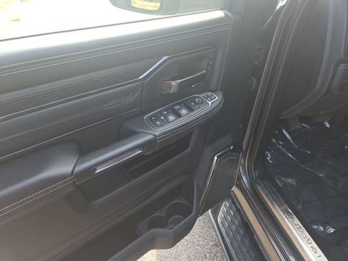 Used 2024 RAM 3500 Limited AWD/4WD image 11
