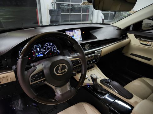 Used 2016 Lexus ES 350 image 18