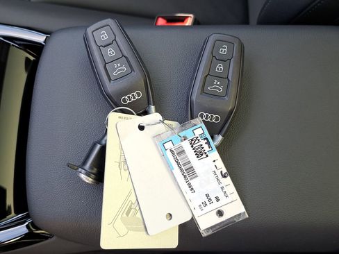 Certified 2025 Audi A6 e-tron Premium Plus w/ Premium Plus image 40