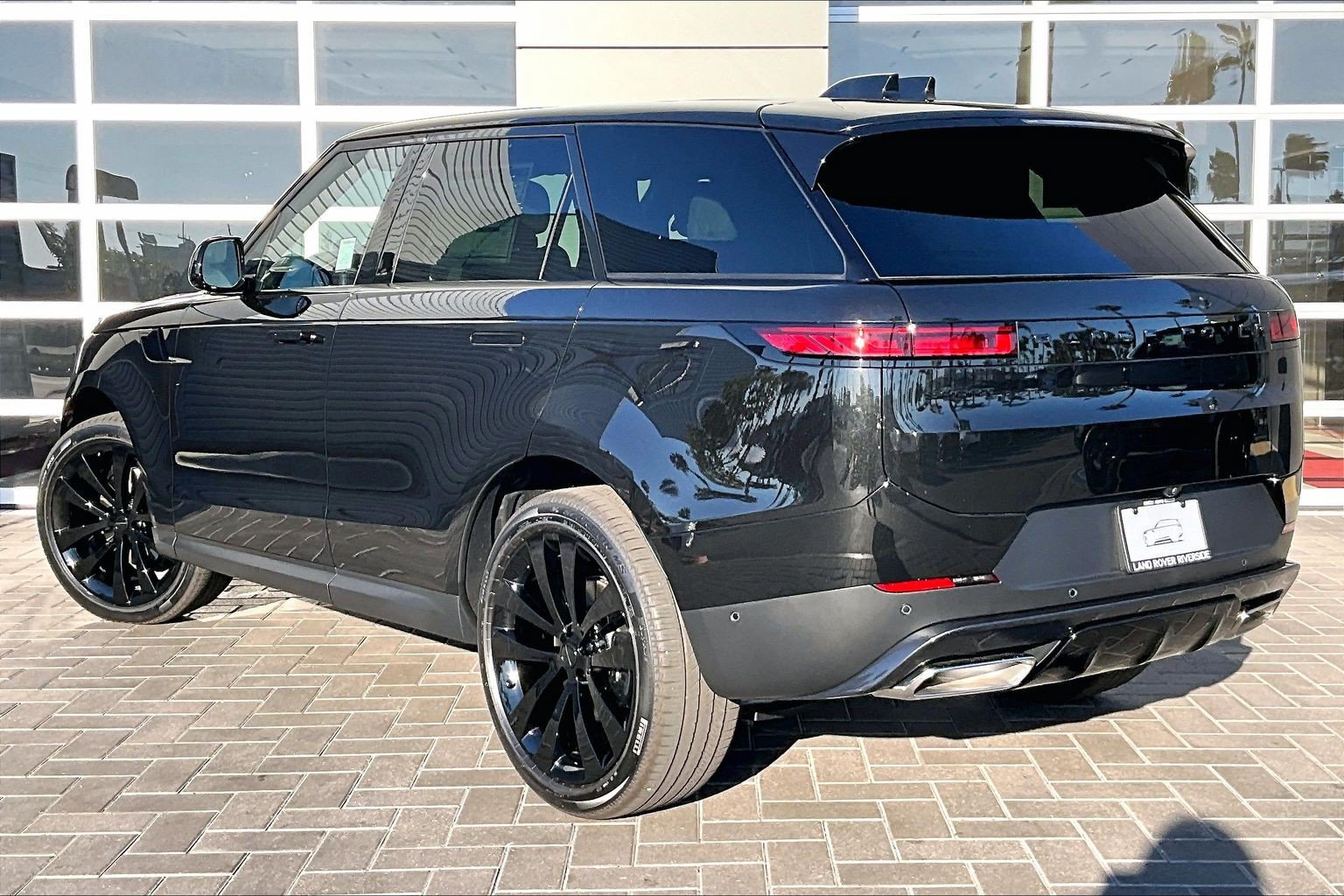 New 2027 Land Rover Range Rover Sport SE AWD/4WD image 3