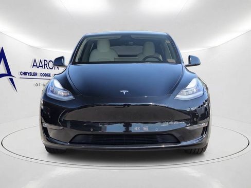 Used 2022 Tesla Model Y Long Range AWD/4WD image 2