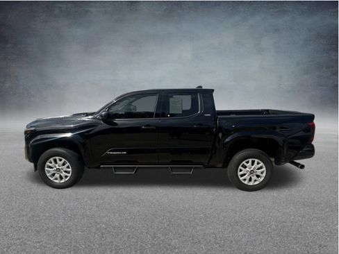 Used 2025 Toyota Tacoma SR5 RWD image 6