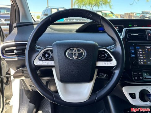 Certified 2017 Toyota Prius Three Touring FWD image 21