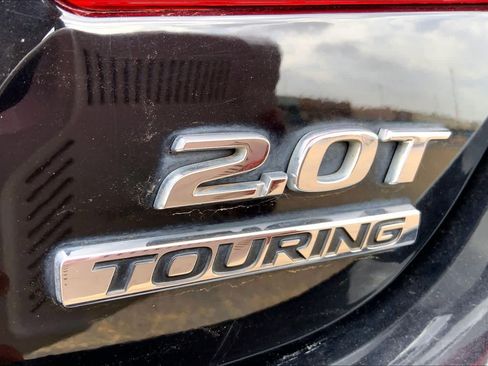 Used 2018 Honda Accord Touring image 9