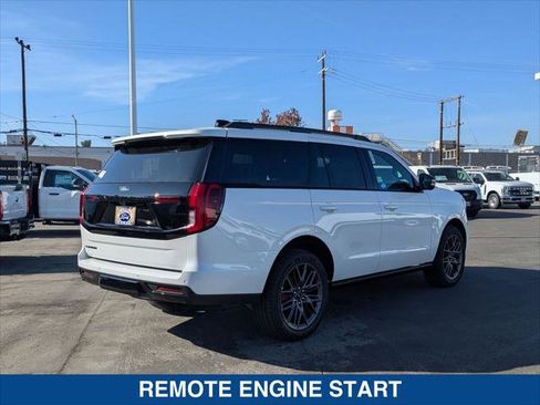 New 2025 Ford Expedition Platinum w/ Stealth Performance Package image 5