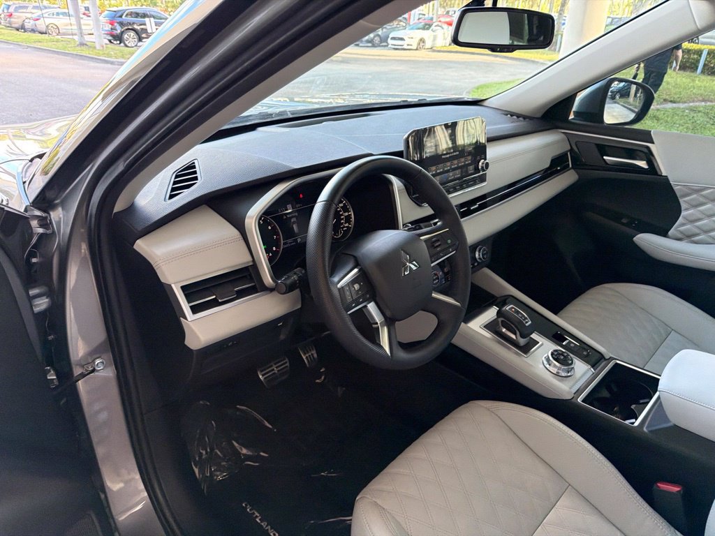 Used 2022 Mitsubishi Outlander SEL AWD/4WD image 6