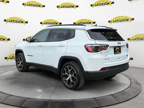 Certified 2024 Jeep Compass Latitude image 3