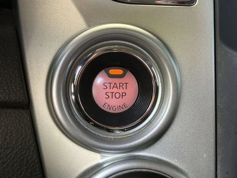 Used 2021 Nissan Titan SV w/ SV Convenience Package AWD/4WD image 17