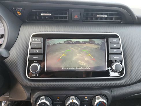 New 2025 Nissan Kicks Play S image 8