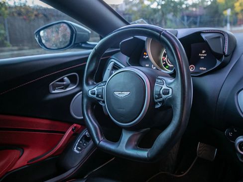 Used 2019 Aston Martin V8 Vantage Coupe image 21