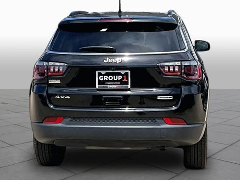 Used 2022 Jeep Compass Latitude AWD/4WD image 4