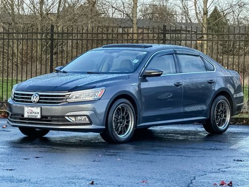Used 2018 Volkswagen Passat 2.0T SE image 8