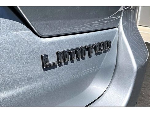 Used 2022 Jeep Grand Cherokee Limited RWD image 8