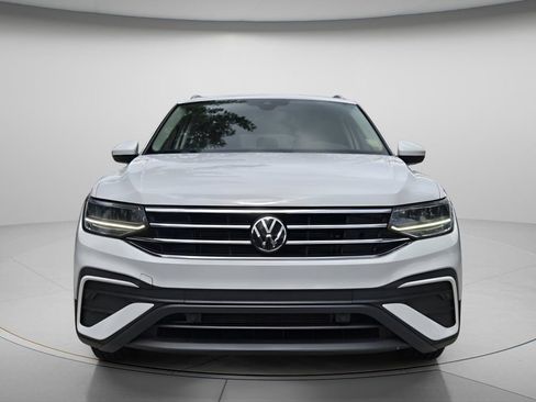 Used 2024 Volkswagen Tiguan SE FWD image 4