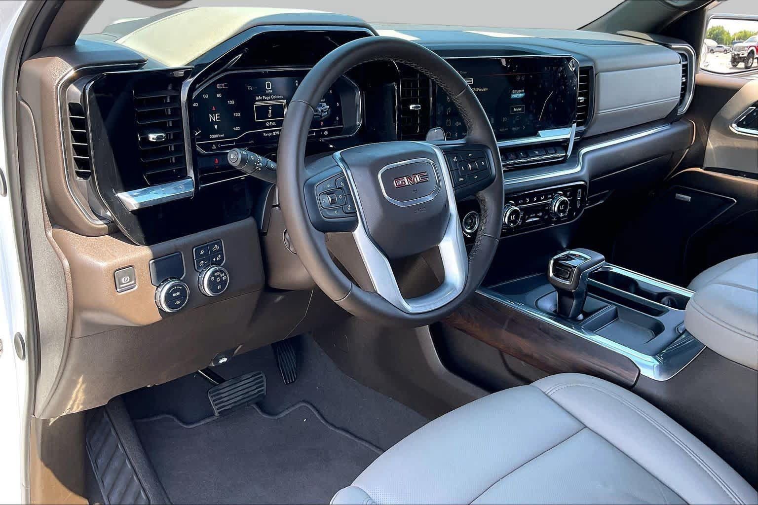 Used 2024 GMC Sierra 1500 SLT RWD image 17
