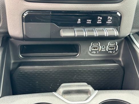 Used 2023 RAM 1500 Big Horn AWD/4WD image 30