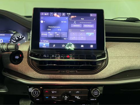 Used 2022 Jeep Compass Latitude w/ Sun and Sound Group image 11