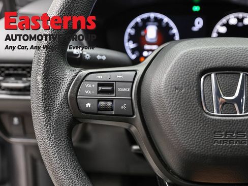 Used 2025 Honda HR-V LX image 15