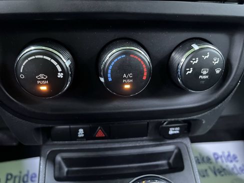 Used 2014 Jeep Patriot Sport w/ Power Value Group FWD image 22