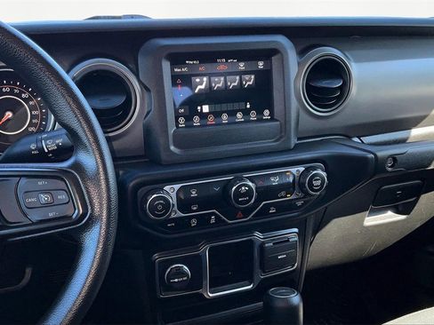 Used 2022 Jeep Gladiator Sport image 6