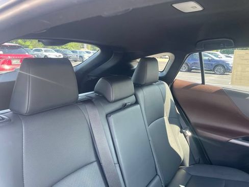 Used 2024 Toyota Venza Limited AWD/4WD image 6