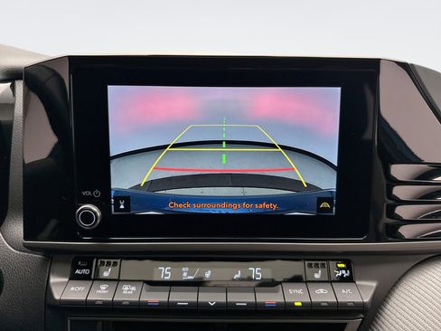 Used 2025 Toyota Camry SE w/ Convenience Package FWD image 16