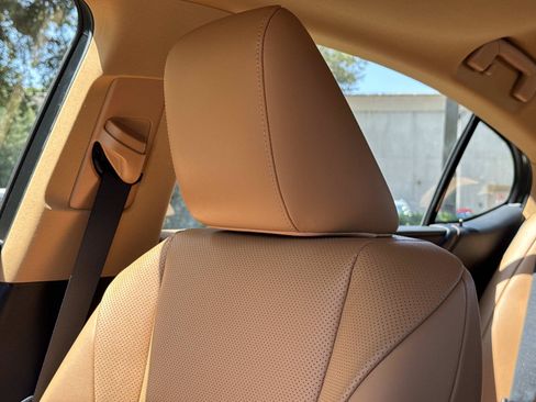 Used 2025 Lexus ES 350 w/ Premium Package FWD image 22