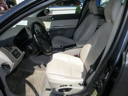 Used 2011 Volvo V50 T5 image 8