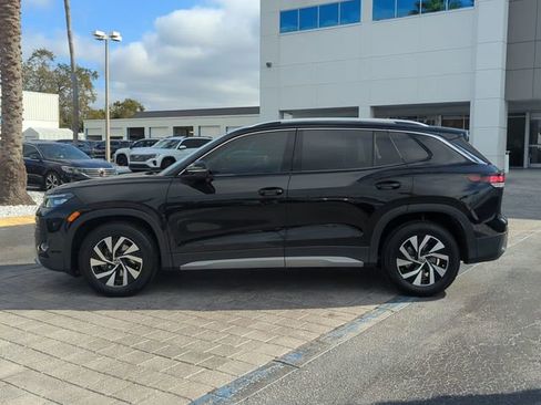 Certified 2025 Volkswagen Tiguan S image 6