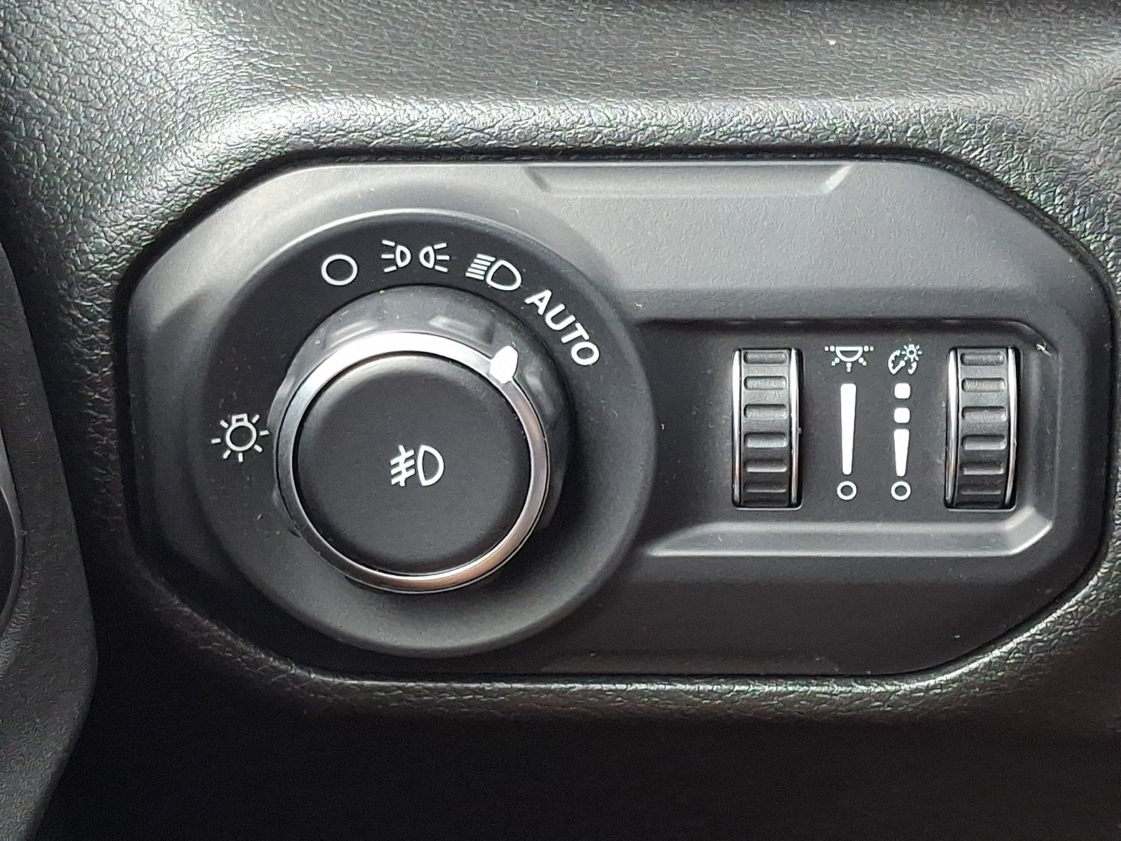 Used 2019 Jeep Wrangler Unlimited Sport S AWD/4WD image 26