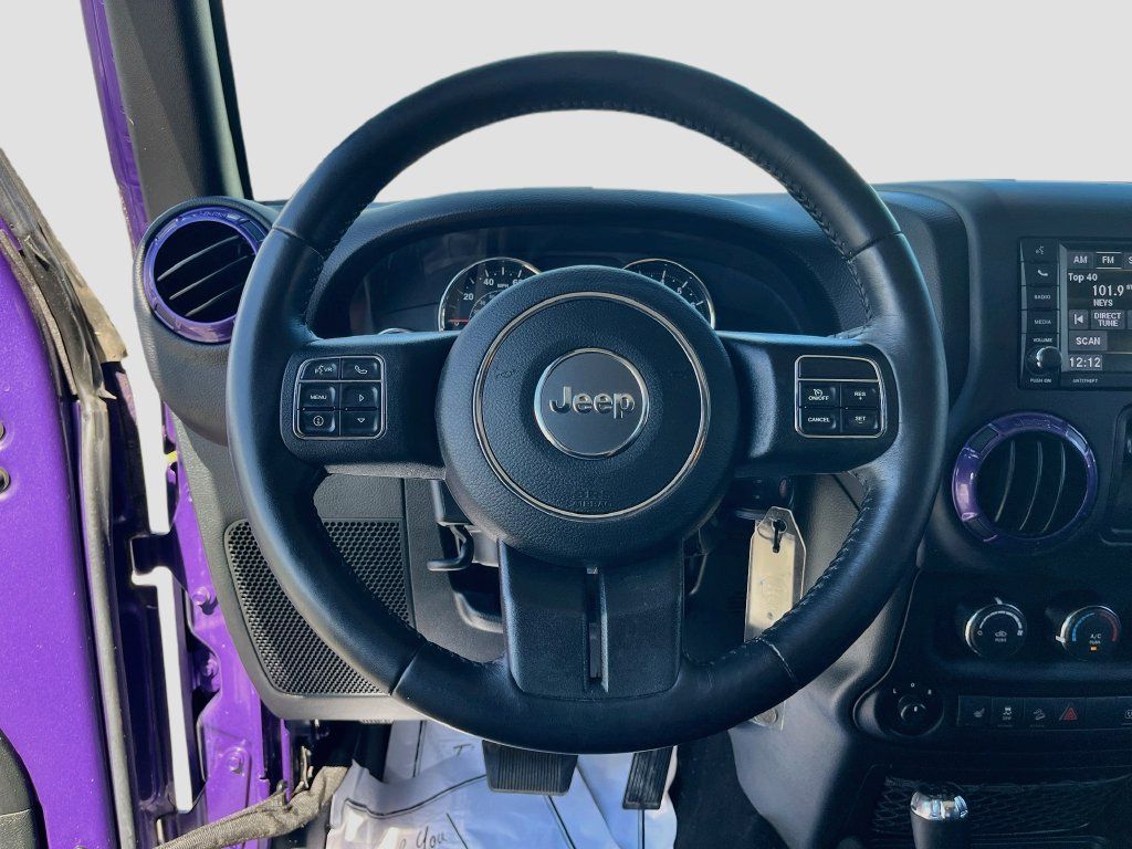 Used 2018 Jeep Wrangler Sahara w/ Connectivity Group AWD/4WD image 10