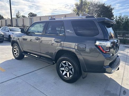 Used 2018 Toyota 4Runner TRD Off-Road image 5