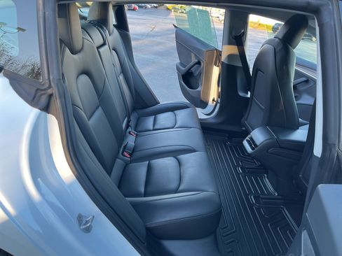 Used 2023 Tesla Model 3 Standard Range image 16