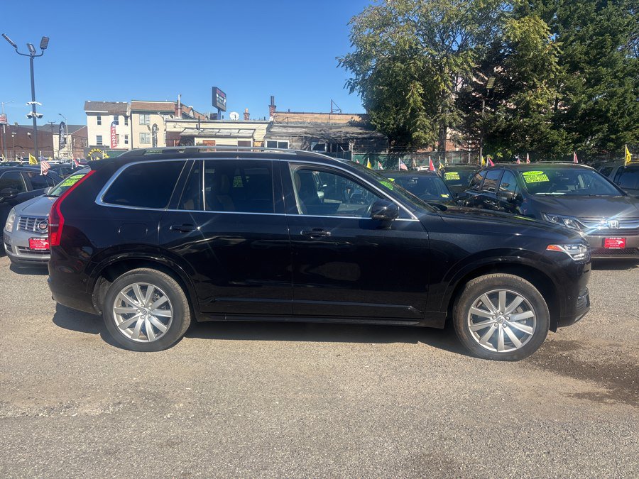 Used 2018 Volvo XC90 T5 Momentum w/ Convenience Package AWD/4WD image 5