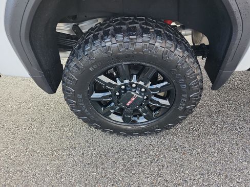 Used 2025 GMC Sierra 2500 AT4 w/ AT4 Premium Plus Package image 6