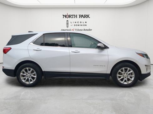 Used 2019 Chevrolet Equinox LT FWD image 2