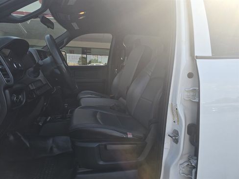 Used 2023 RAM 2500 Tradesman w/ Chrome Appearance Group image 8