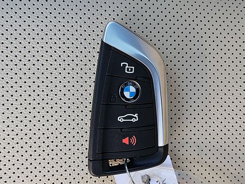 New 2026 BMW 330i xDrive Sedan w/ Convenience Package AWD/4WD image 37