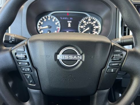 Used 2025 Nissan Frontier SV RWD image 23