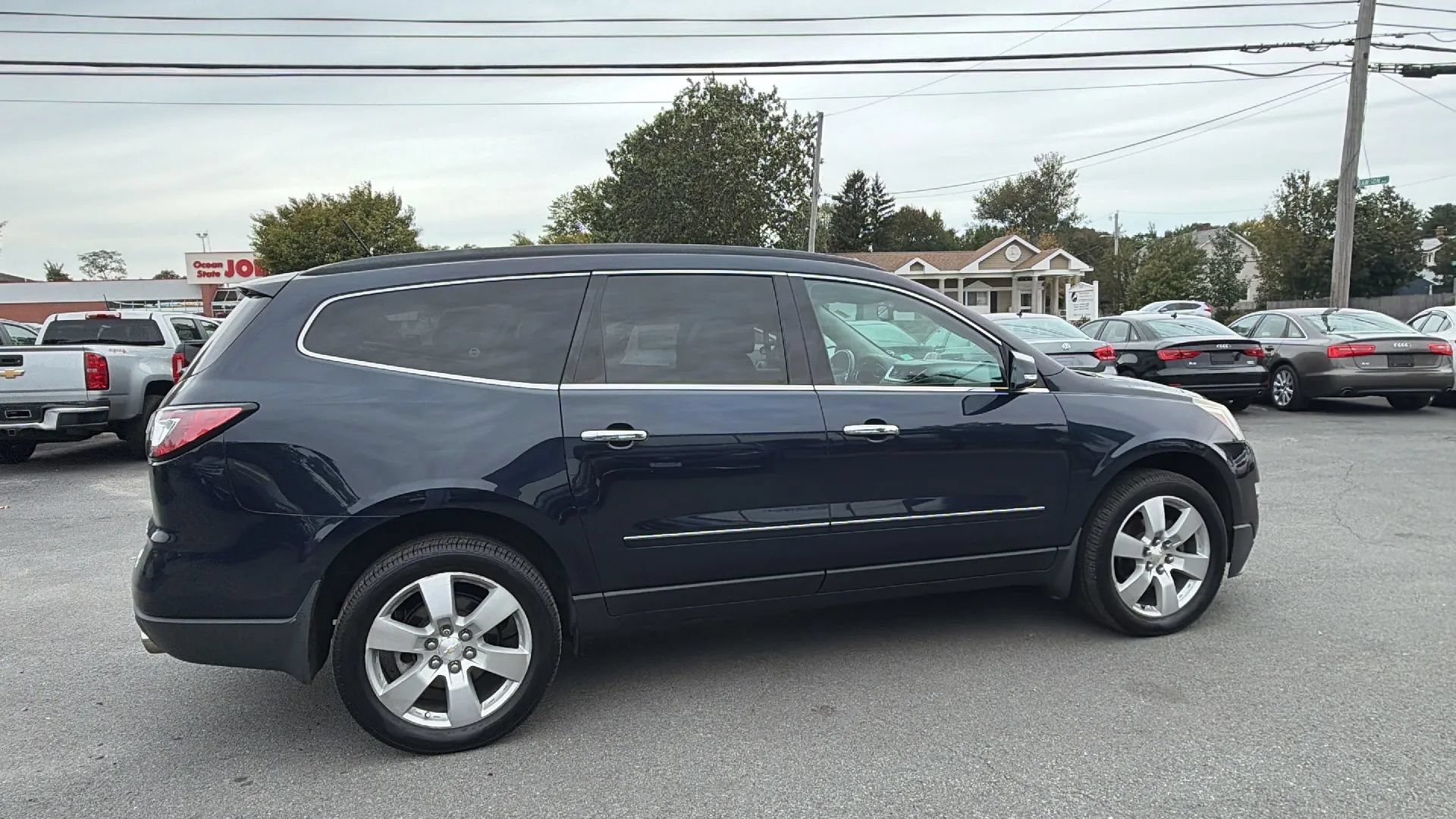 Used 2015 Chevrolet Traverse LTZ AWD/4WD image 8