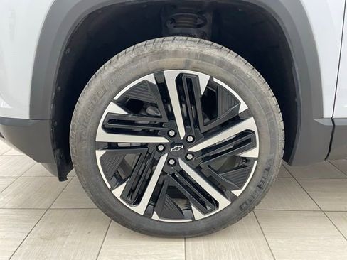 Used 2026 Chevrolet Equinox RS w/ Convenience Package III AWD/4WD image 8