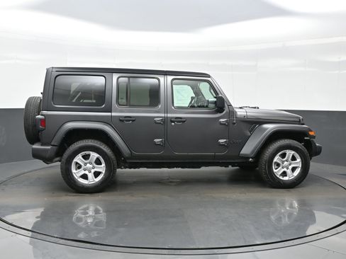 Used 2022 Jeep Wrangler Unlimited Sport image 7